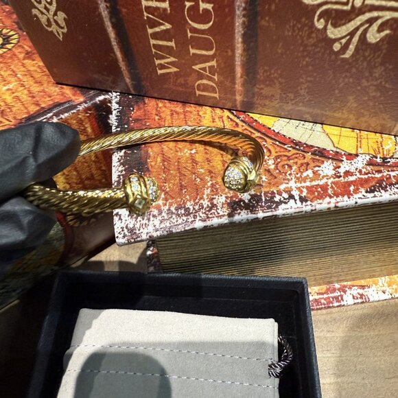 D̲a̲v̲i̲d̲ ̲Y̲u̲r̲m̲a̲n̲ 5mm Diamond Dome Cable Cuff Bracelet 18K Gold - Picture 5 of 7